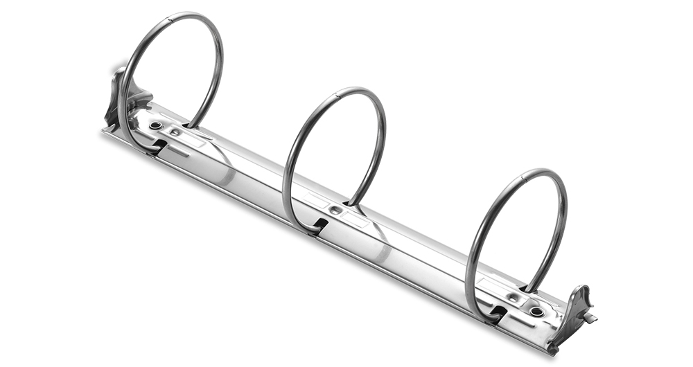 Mecanismo de anillas (plana y diseño en el centro), con palanca alta